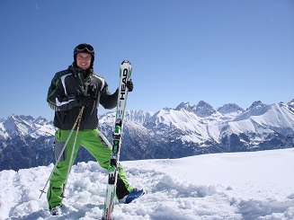 Carvinggott steht in Oberstdorf
